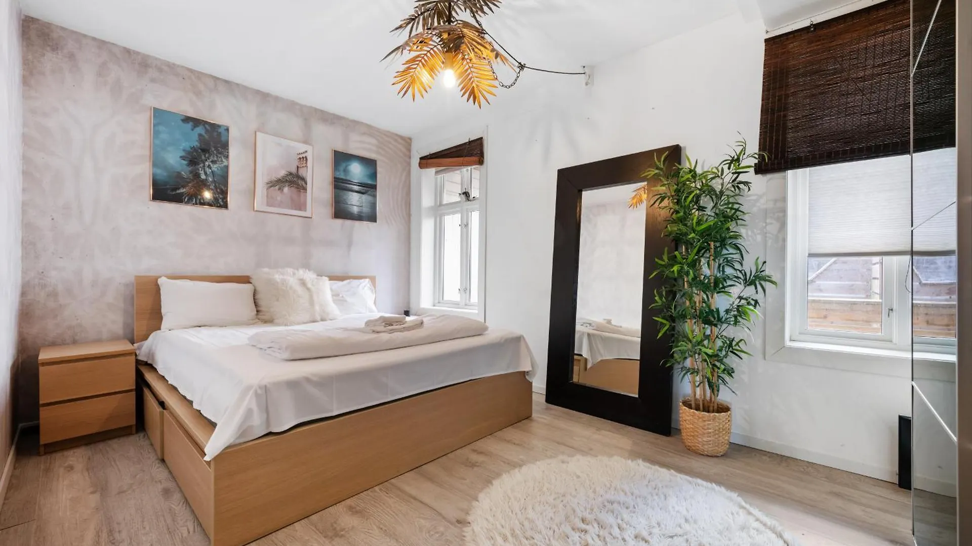 Green oasis with balcony and sunset view Bergen