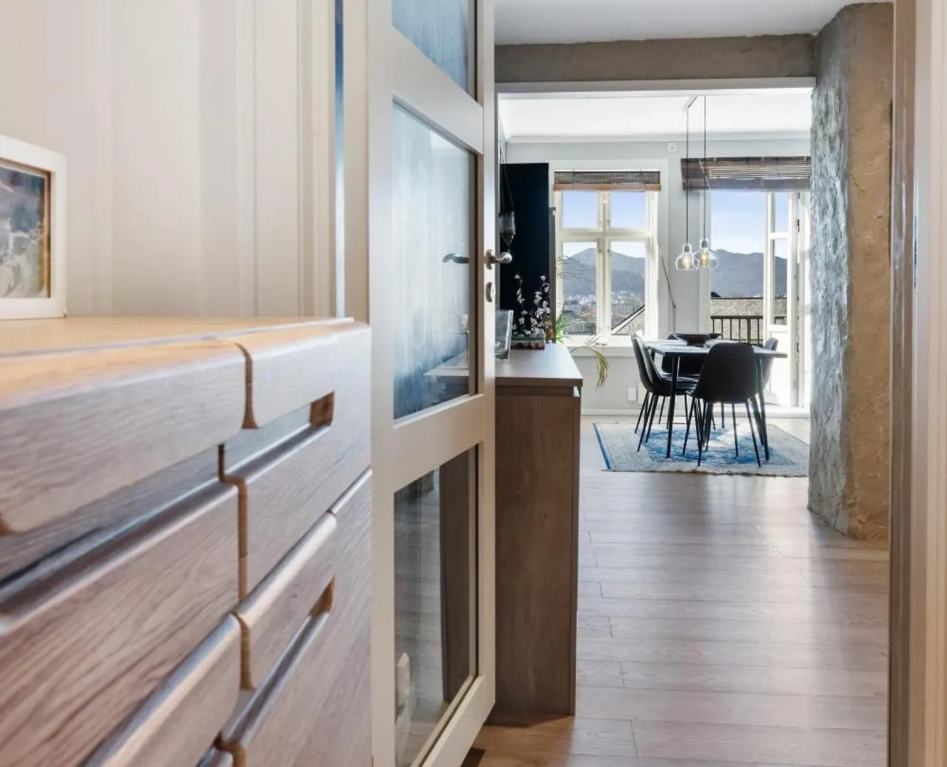 Green oasis with balcony and sunset view Bergen Apartment